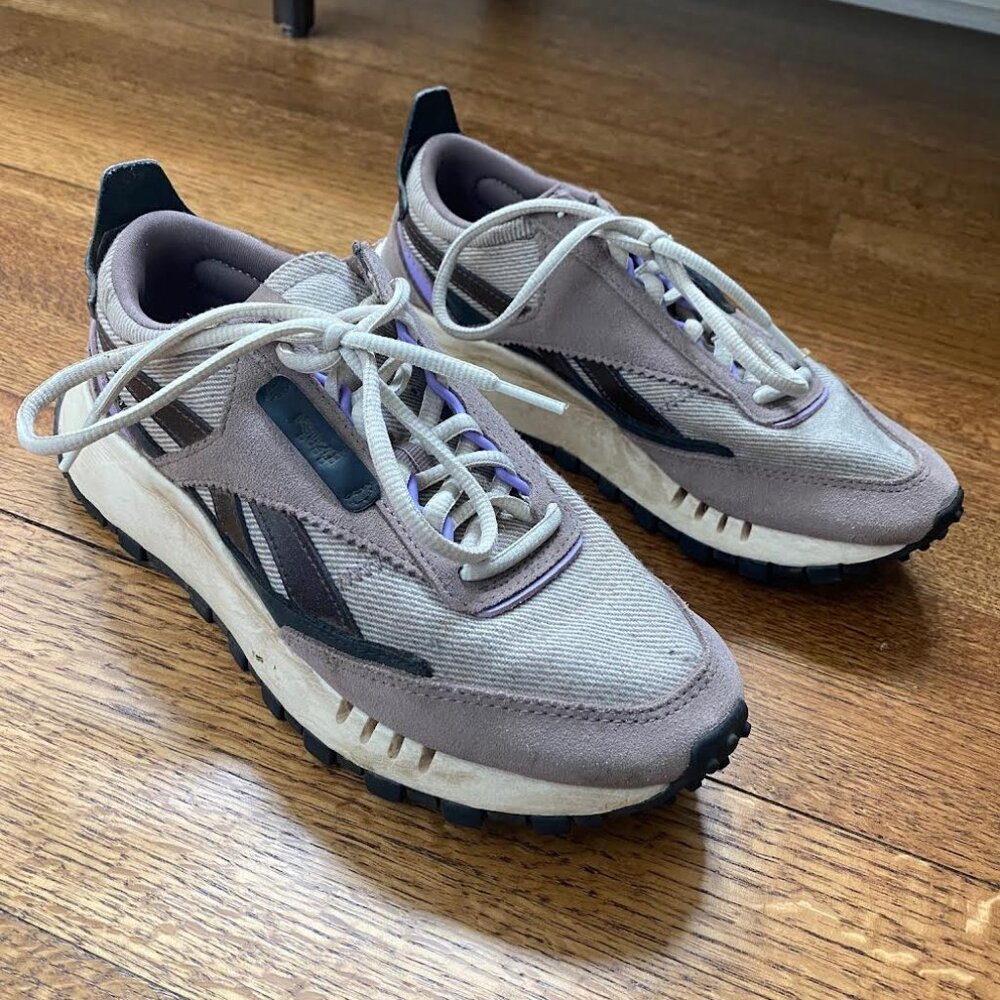 Reebok lavender sneakers size 7